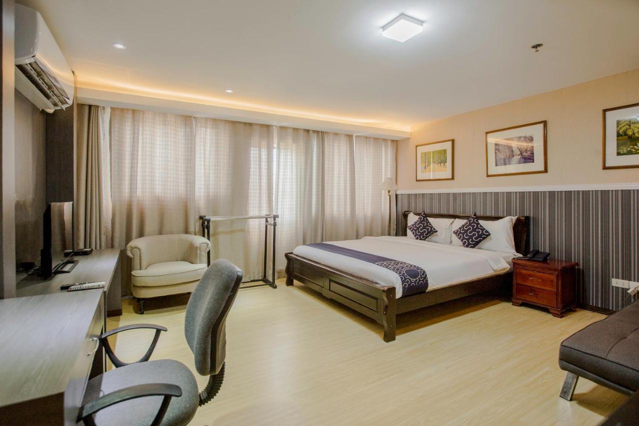 Newgrange Condotel Quezon City Buitenkant foto