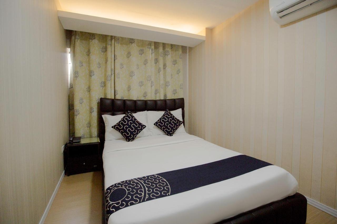 Newgrange Condotel Quezon City Buitenkant foto