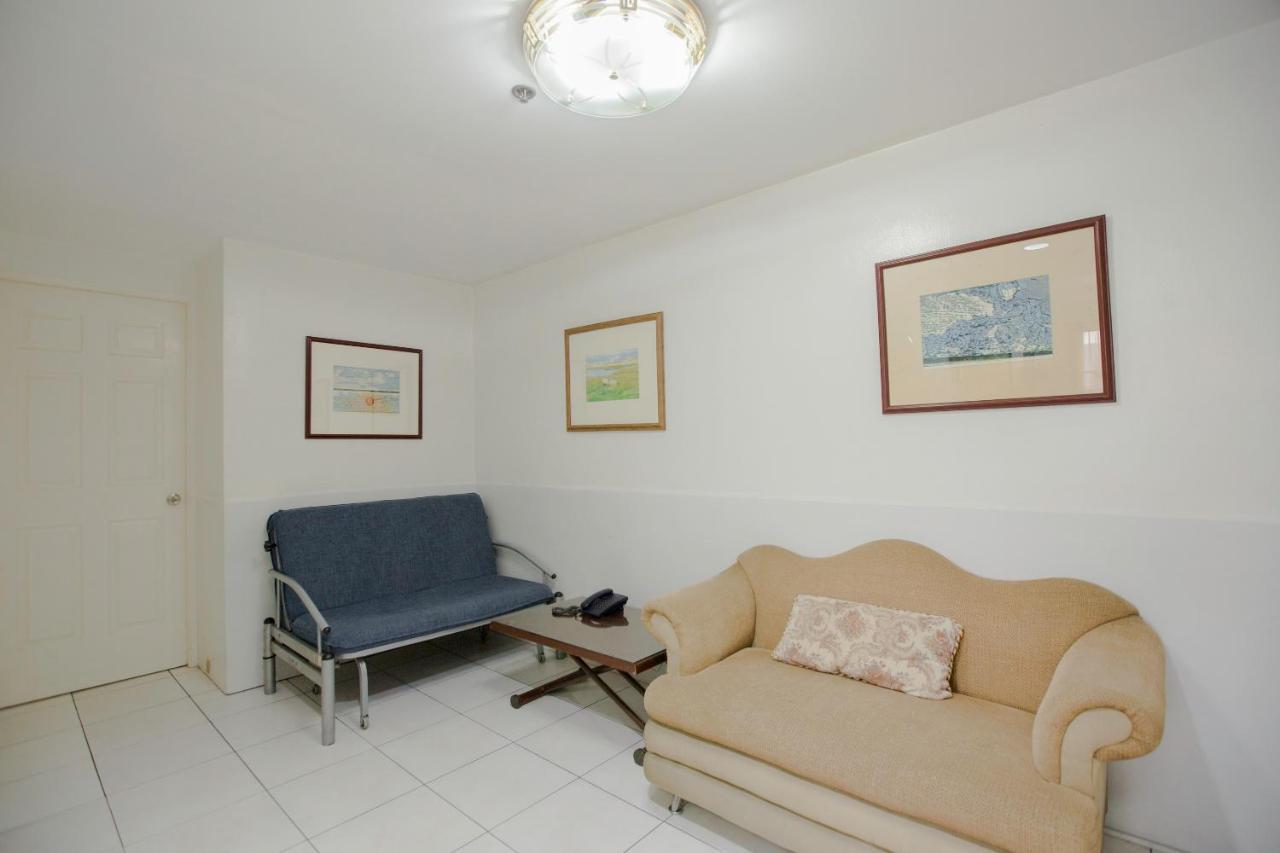Newgrange Condotel Quezon City Buitenkant foto