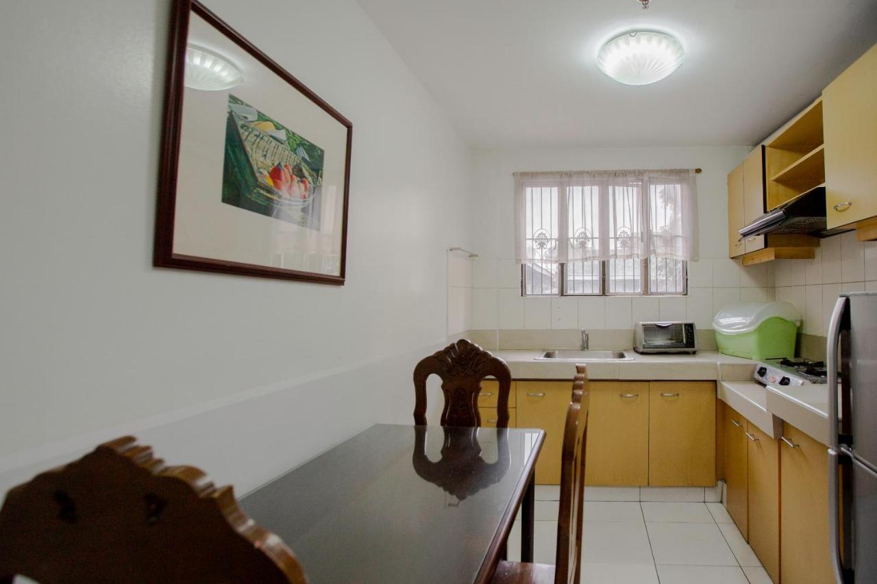 Newgrange Condotel Quezon City Buitenkant foto