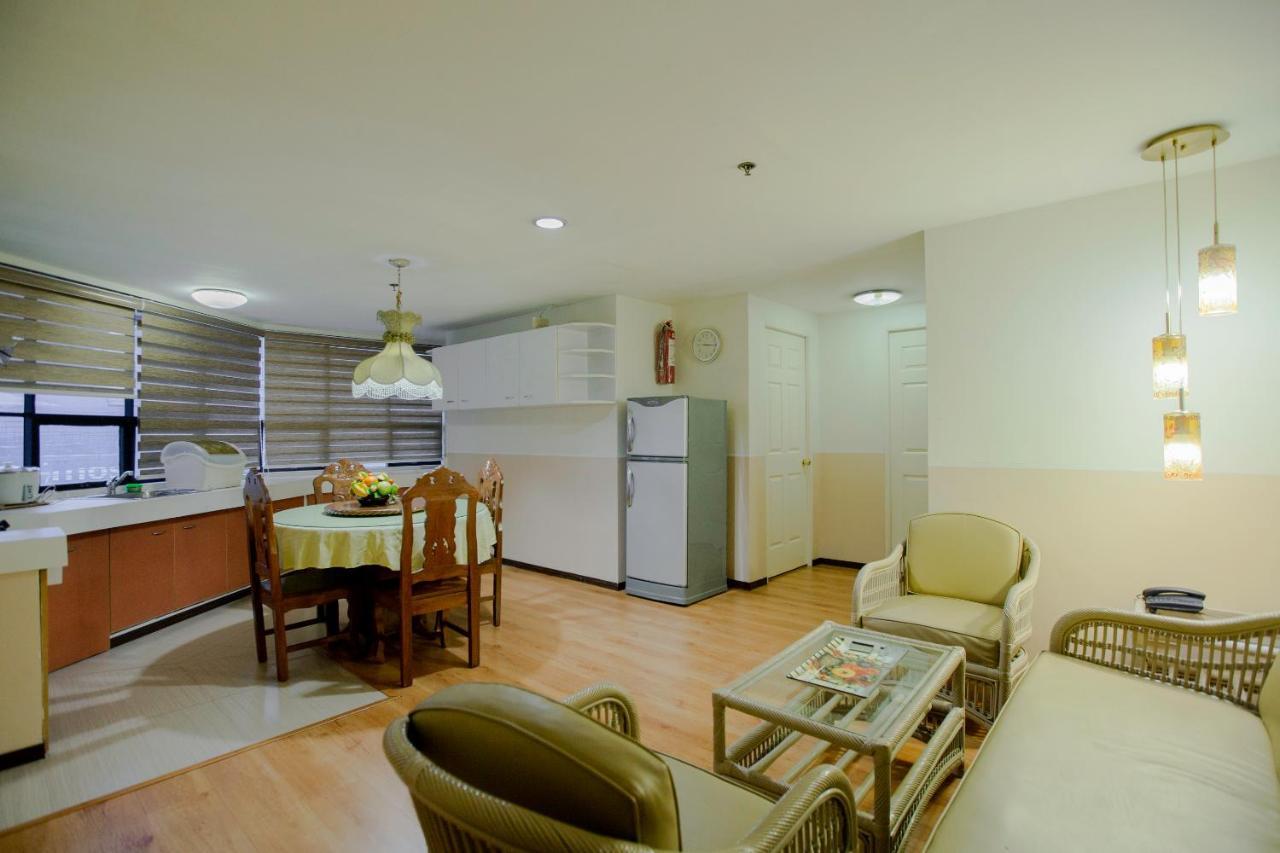 Newgrange Condotel Quezon City Buitenkant foto