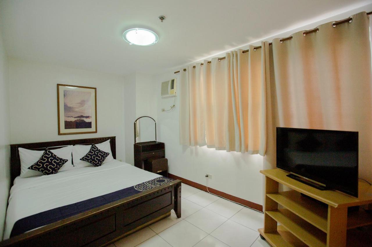 Newgrange Condotel Quezon City Buitenkant foto