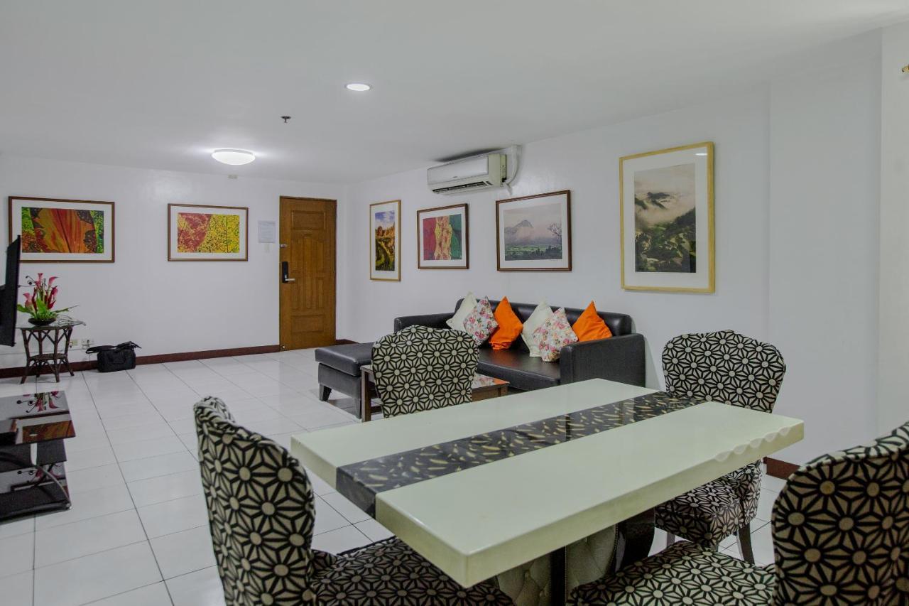 Newgrange Condotel Quezon City Buitenkant foto