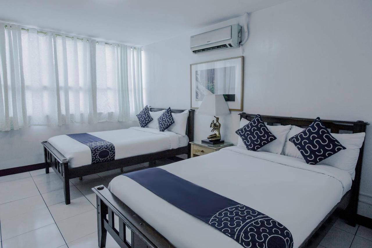 Newgrange Condotel Quezon City Buitenkant foto