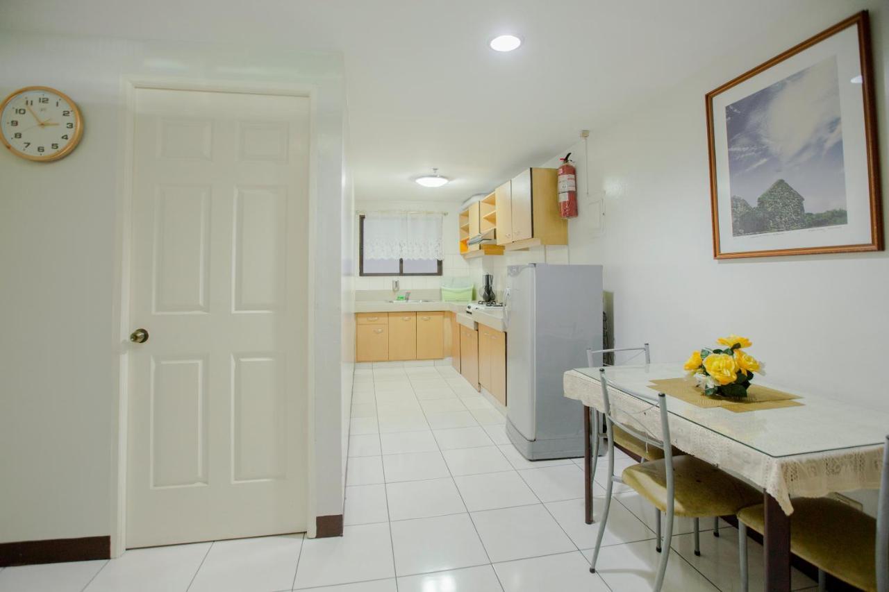Newgrange Condotel Quezon City Buitenkant foto