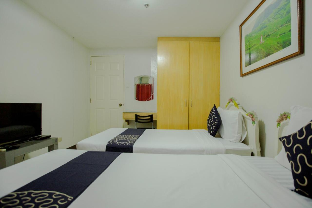 Newgrange Condotel Quezon City Buitenkant foto