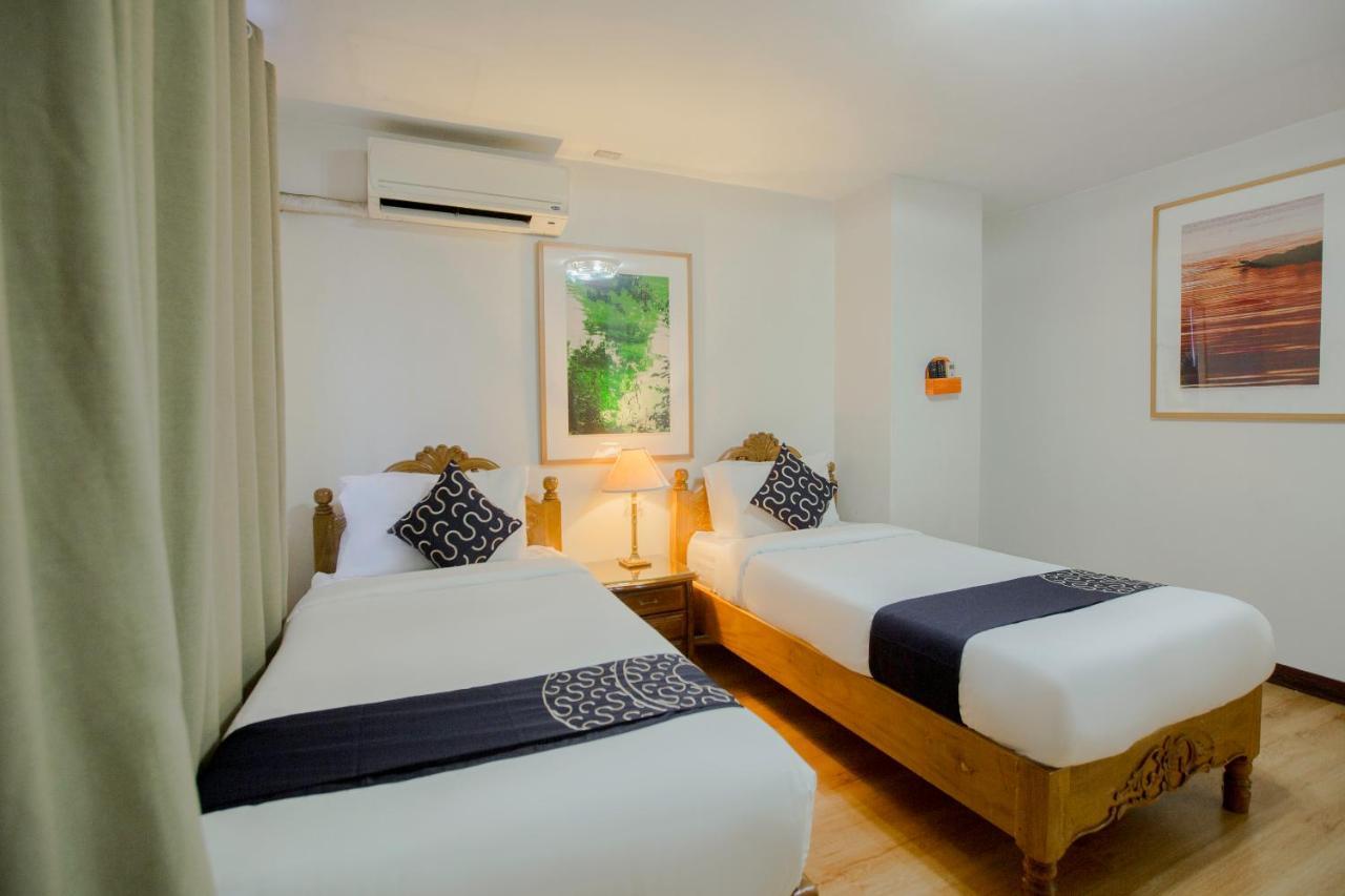 Newgrange Condotel Quezon City Buitenkant foto