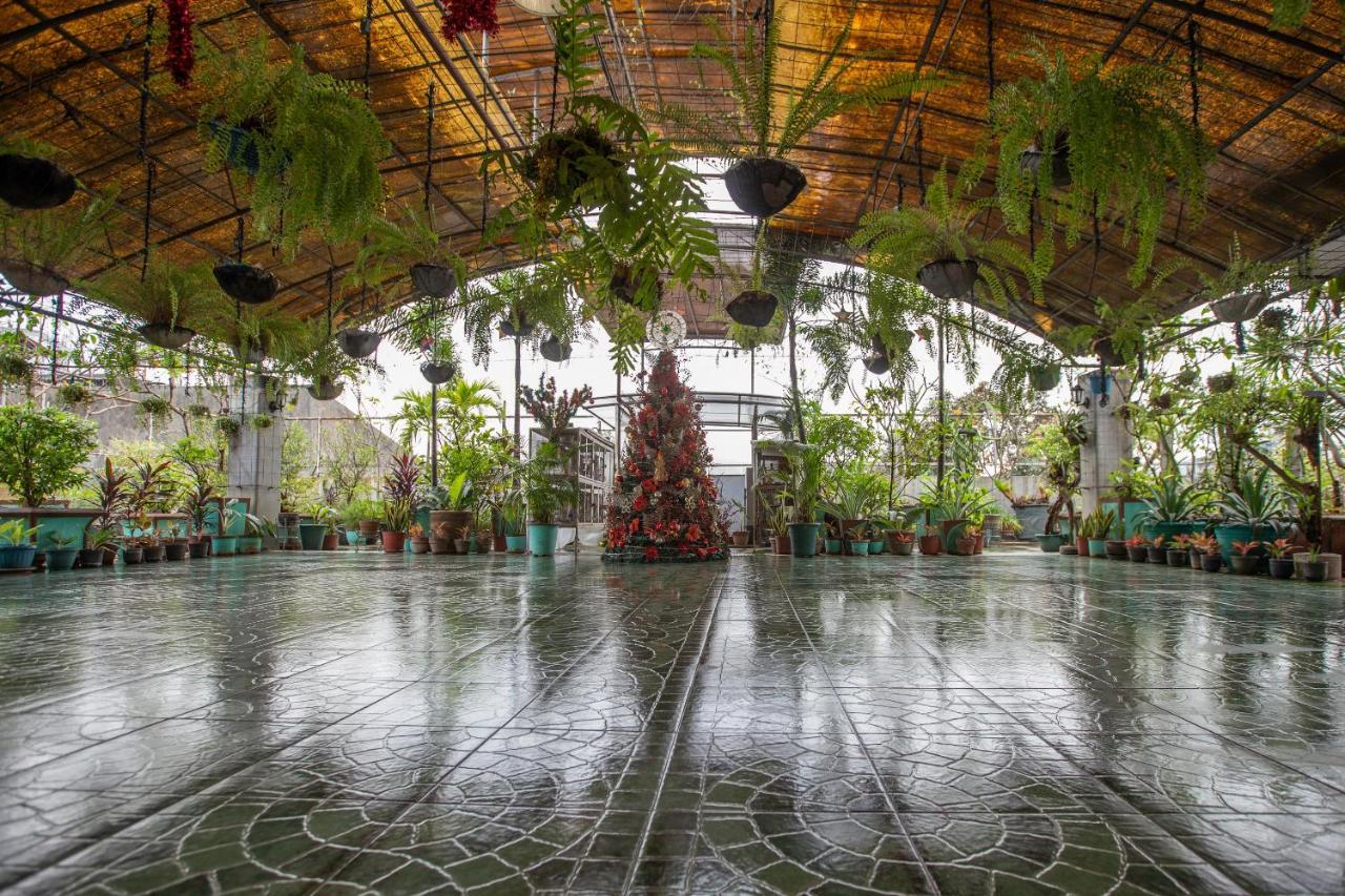 Newgrange Condotel Quezon City Buitenkant foto