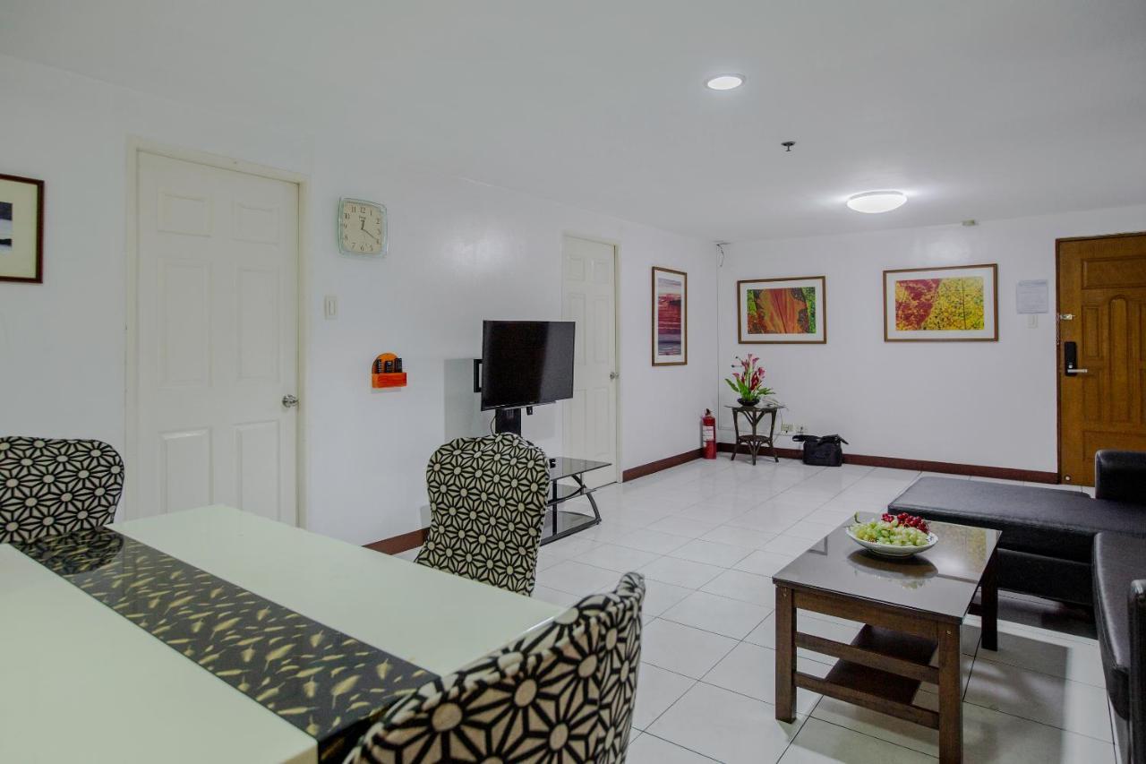 Newgrange Condotel Quezon City Buitenkant foto
