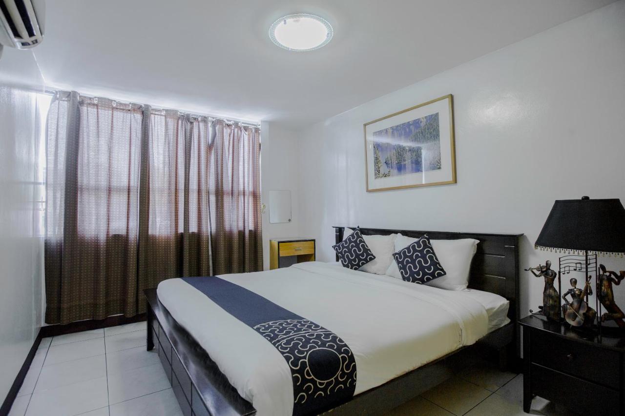 Newgrange Condotel Quezon City Buitenkant foto