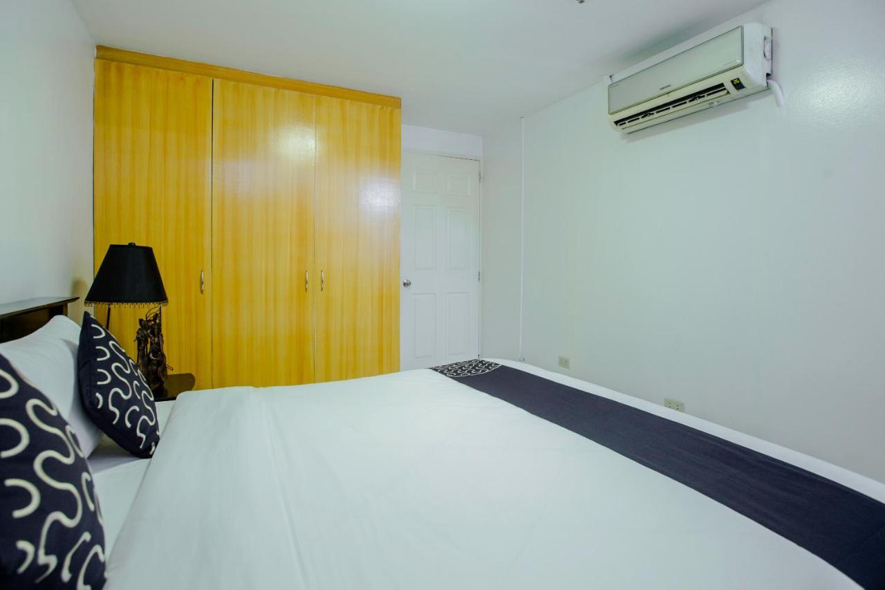 Newgrange Condotel Quezon City Buitenkant foto