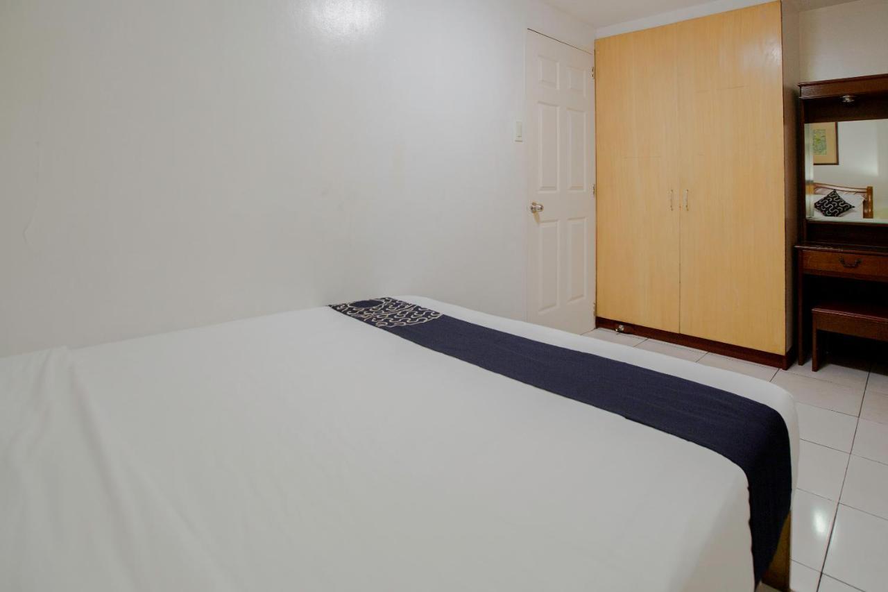 Newgrange Condotel Quezon City Buitenkant foto