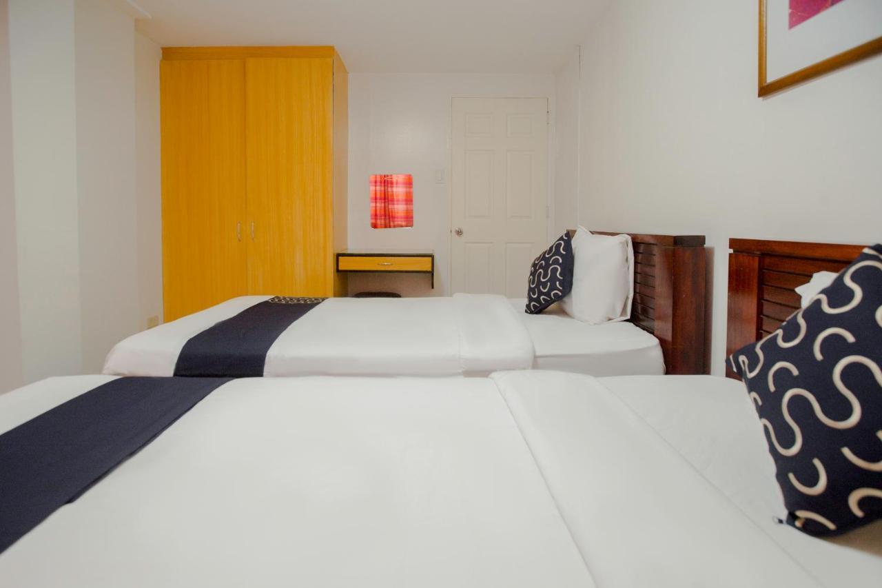Newgrange Condotel Quezon City Buitenkant foto