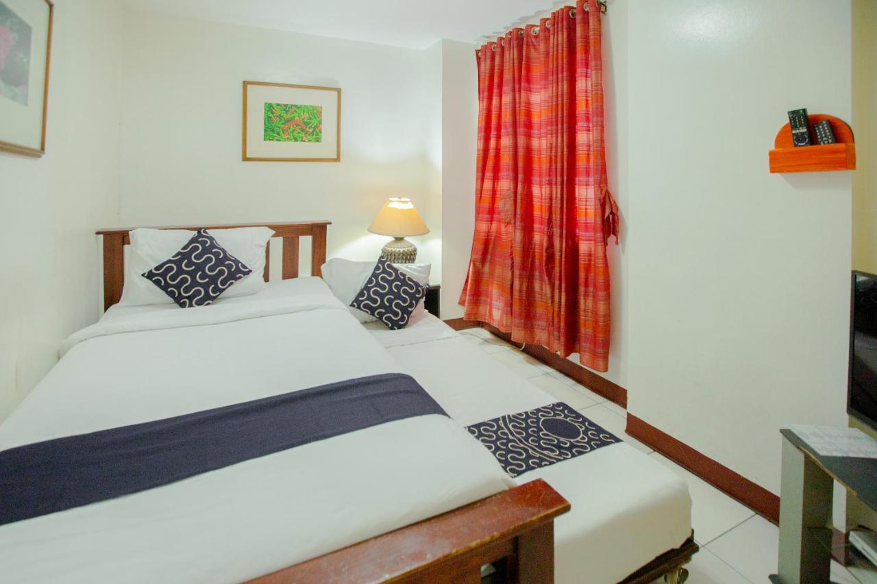 Newgrange Condotel Quezon City Buitenkant foto