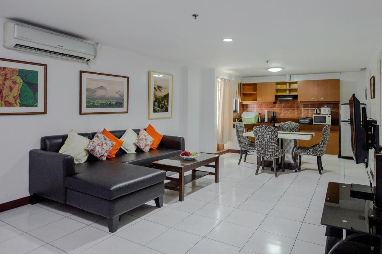 Newgrange Condotel Quezon City Buitenkant foto