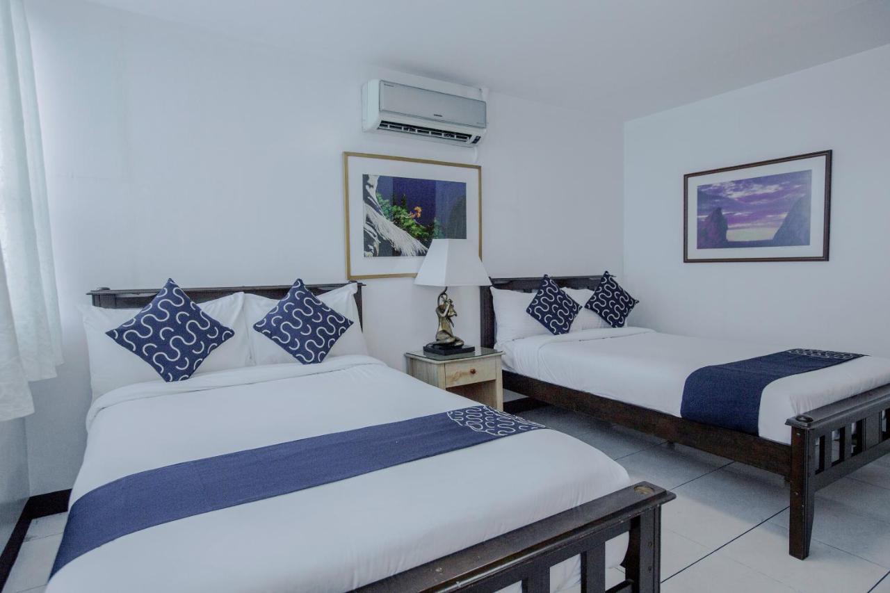 Newgrange Condotel Quezon City Buitenkant foto